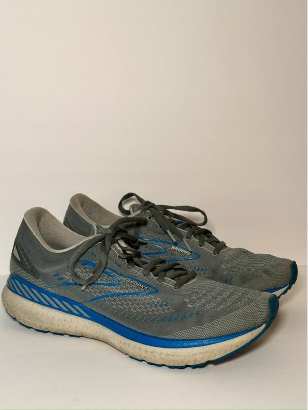 Men’s Brooks Gray & Blue Athletic Tennis Sneakers Shoes